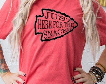 Just here for the snacks,  funny Kansas City Chiefs t-shirt, foot ball t-shirt
