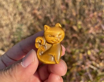 Tiger Eye Crystal Cat Carving: Natural Flash Healing Sculpture