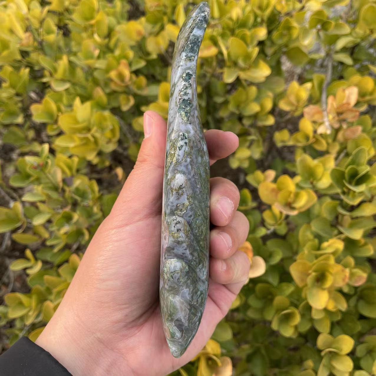 手彫りのモスアゲート天使の羽の彫刻（スタンド付き） - Etsy 日本