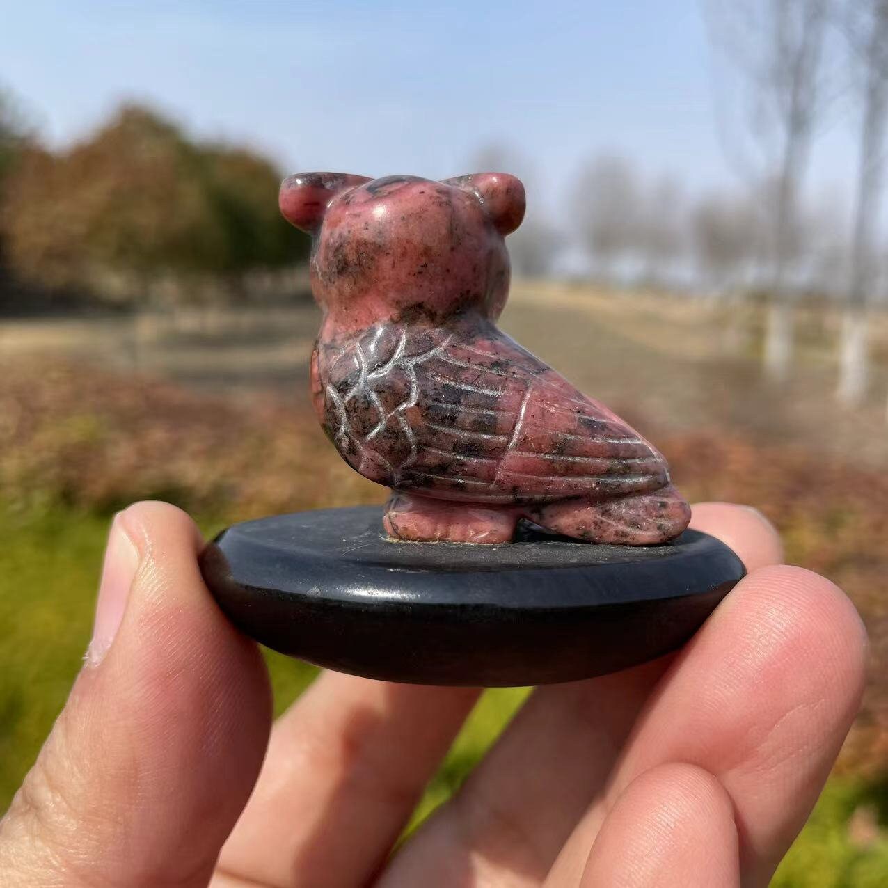 ロードナイトのフクロウ彫刻：癒しのクリスタル動物像 - Etsy 日本