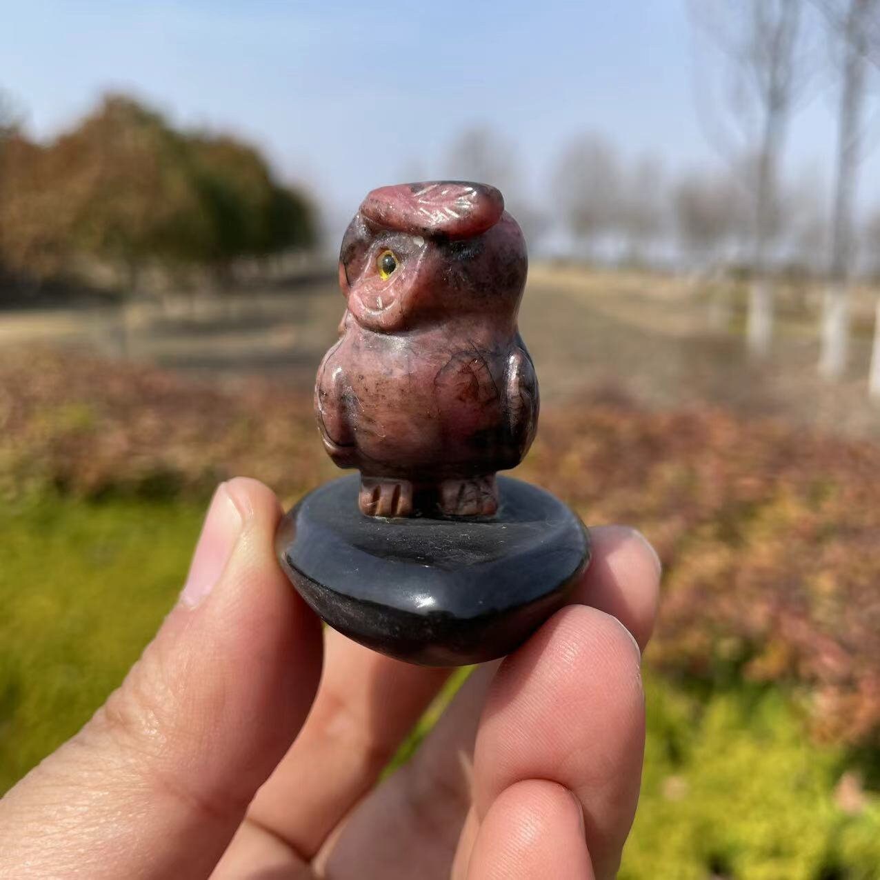 ロードナイトのフクロウ彫刻：癒しのクリスタル動物像 - Etsy 日本