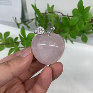 Crystal Apple Carving Rose Quartz Apple Carving|Healing Crystal Apple Sculpture|Crystal Apple Statue Crystal Gift for Kids Women and Men