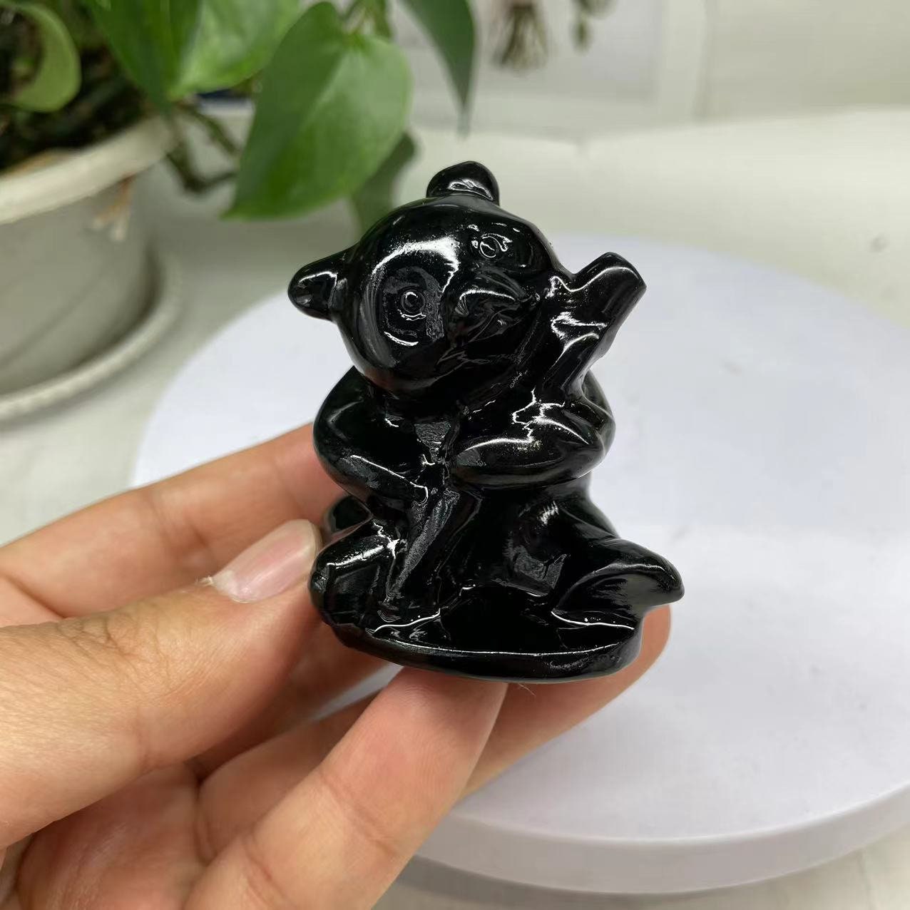 黒曜石パンダ彫刻：癒しのクリスタル動物彫刻 - Etsy 日本