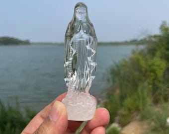石の中のマリア クリアクォーツ聖母マリア像｜レイキヒーリングクリスタル置物 - Etsy 日本