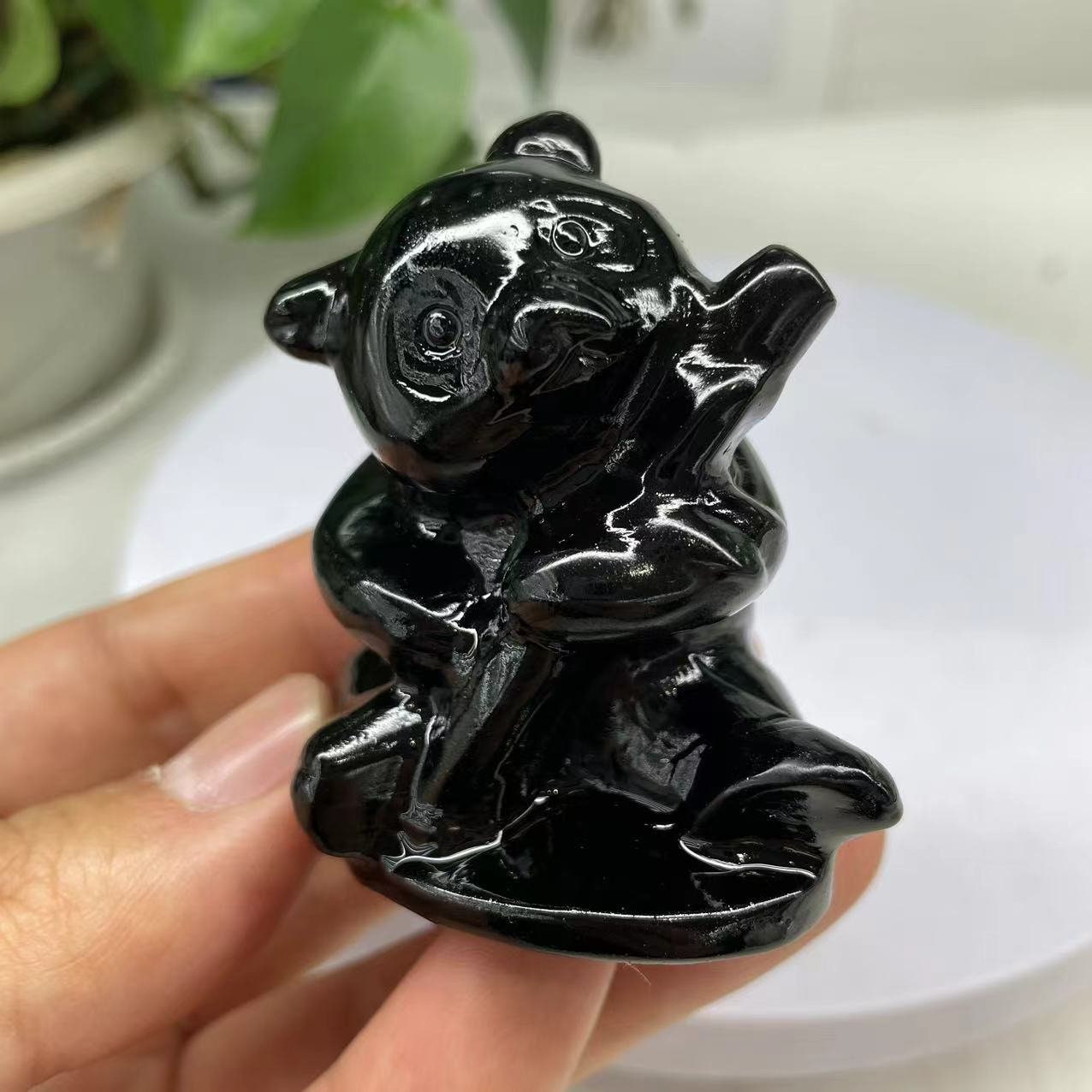 黒曜石パンダ彫刻：癒しのクリスタル動物彫刻 - Etsy 日本
