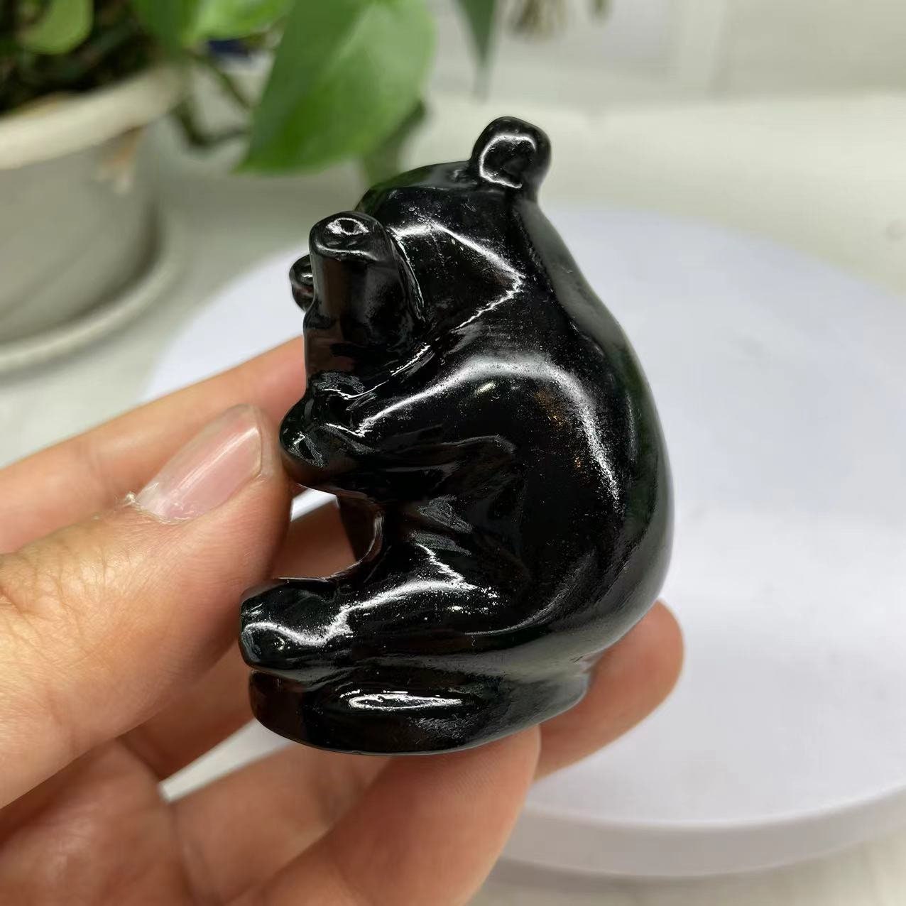 黒曜石パンダ彫刻：癒しのクリスタル動物彫刻 - Etsy 日本