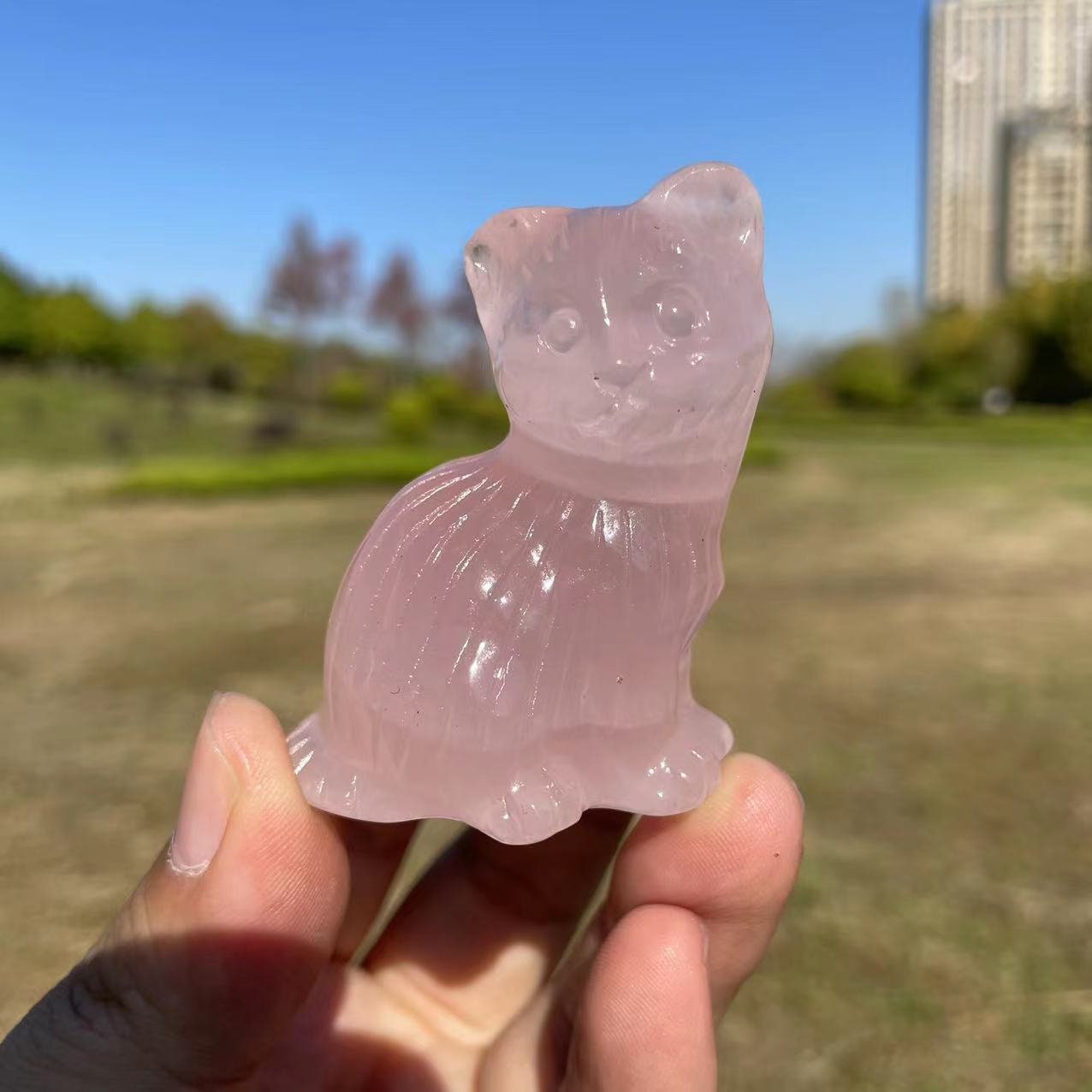 ローズクォーツの猫の彫刻：癒しのクリスタル動物彫刻 - Etsy 日本