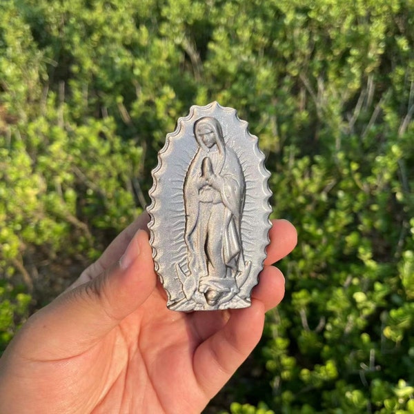 Natural Crystal Silver Obsidian Virgin Mary Carving|Crystal Virgin Mary Sculpture Crystal Gift for Kids and Women|Crystal Healing Carving