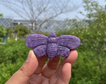 Lepidolite Bee Carving: Healing Crystal Animal SculptureCrystal Decor