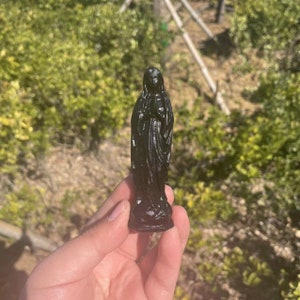 Natürliche schwarze Obsidian Jungfrau Maria Schnitzerei | Kristall Jungfrau Maria Skulptur Einzigartige Kristallgeschenk für Kinder und Frauen | Kristallheilung Carving # 02