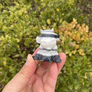 Natürliche Taichi-Stein-Kuhschnitzerei|Heilender Kristall-Energiestein|Kristalljaspis-Tierkühe-Skulpturschnitzerei|Geschenk für Frauen, Kinder und Männer