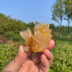 Lovely Golden Healer Fox Carving|Crystal Healing Fox Statue|Crystal Animal Nine-Tailed Fox Sculpture|Crystal Fox Gift for Women and Kids