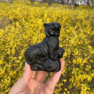 Black Obsidian Tiger Carving|Healing Crystal Tiger Carving|Crystal Obsidian Animal Tiger Statue|Crystal Bear Gift for Women Kids and Men