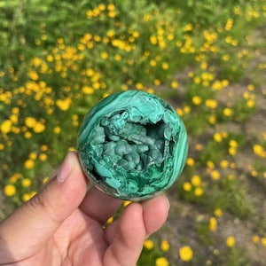 Sfera di malachite di alta qualità da 0,79 libbre con bellissima collezione di cristalli Druzy/Sfera Druzy/Regali con sfera di cristallo Sfera di energia di cristallo