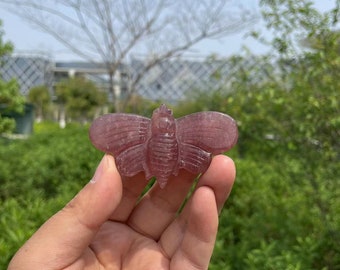 Strawberry Crystal Bee Carving: Healing Animal SculptureCrystal Decor