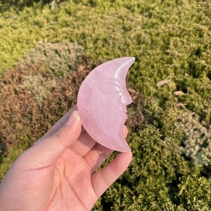 Natural Rose Quartz Moon Face Carving|Healing Crystal Carving|Crystal Moon Face Sculpture|Energy Stone|Crystal Moon Gift for Her and Kids