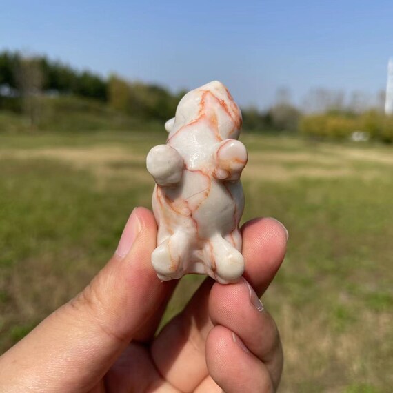 レッドスパイダージャスパーの豚の彫刻：癒しのクリスタル動物彫刻