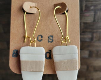 テイクアウトカップイヤリング、ポリマークレイイヤリング、スターバックスカップイヤリング、ダングルイヤリング