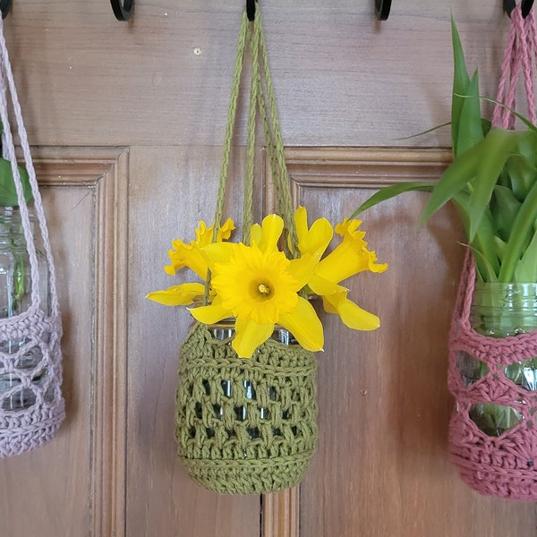 Crochet/ Macrame style Plant Hanger * fits recycled glass mason/ball jars * perfect for flowers & plant slips