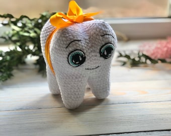 Tooth Fairy, Doctor's gift, tooth toy, plush toy tooth, crocheted tooth, handmade, gift tooth, Dentist, Dentist toy, baby shower, baby gift.