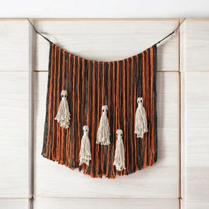 Halloween Macrame Spooky Wall Hanging Ghost, Wall Hanging Halloween Gift, Cute Ghost, Hanging Tiny Ghost, Wall Hanging Ghost Decor Halloween