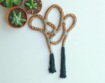 Bunter Seil-Wandbehang, Liebesknoten-Makramee-Wandkunst, handgemachter Baumwollseil-Knoten-Wandbehang, modernes Boho-Innendekor, Housewarminggeschenk