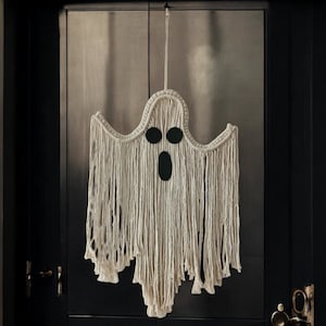 Halloween Macrame Spooky Wall Hanging Ghost, Wall Hanging Halloween Gift, Wall Ghost, Hanging Tiny Ghost, Wall Hanging Ghost Decor Halloween