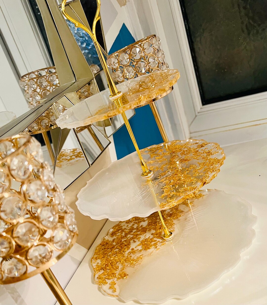 エレガントな3段ディスプレイ 3段の樹脂製ディスプレイスタンド。エレガントなハンドメイド - Etsy 日本