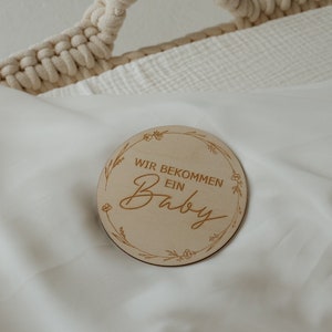 Wir bekommen ein Baby,  Hallo Welt, Geburtsschild, Baby Geschenk,  Holzschild Baby, Meilensteinkarte Babyshooting