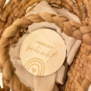 Hallo Welt,  Geburtsschild,  Geschenk zur Geburt personalisiert, Baby Geschenk,  Holzschild Baby, Meilensteinkarte Babyshooting, Baby