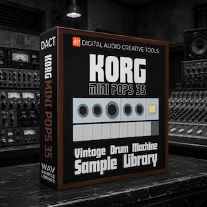Puede incluir: Una caja rectangular para la biblioteca de muestras de la caja de ritmos vintage Korg Mini Pops 35. El empaque negro presenta texto en blanco, un gráfico de la interfaz con cinco perillas y un botón cuadrado, y el logo DACT arriba.