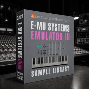 Może przedstawiać: Szara skrzynka z napisem "E-MU SYSTEMS EMULATOR III SAMPLE LIBRARY". Na pudełku znajduje się grafika klawiatury i panelu sterowania. Widoczne są również słowa "DACT" i "WAV SAMPLE LIBRARY".