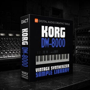 Puede incluir: Una caja rectangular negra para una biblioteca de muestras de sintetizador vintage Korg DW-8000. El frente presenta el texto Korg DW-8000 en blanco y azul, un gráfico de un teclado de piano y el texto Digital Audio Creative Tools.