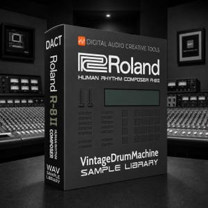 Op de afbeelding: Een zwarte rechthoekige doos voor een Roland R-8II Human Rhythm Composer samplebibliotheek. De voorkant bevat het Roland-logo, de tekst Digital Audio Creative Tools en een afbeelding van de interface van de drumcomputer. De zijkant toont DACT-branding.