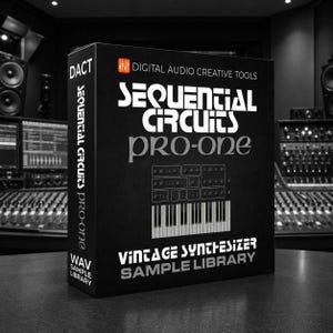Könnte beinhalten: Eine schwarze rechteckige Box für eine Sequential Circuits Pro-One Vintage-Synthesizer-Sample-Library. Die Vorderseite zeigt weißen Text mit der Aufschrift Digital Audio Creative Tools, Sequential Circuits, Pro-One und Vintage Synthesizer Sample Library.
