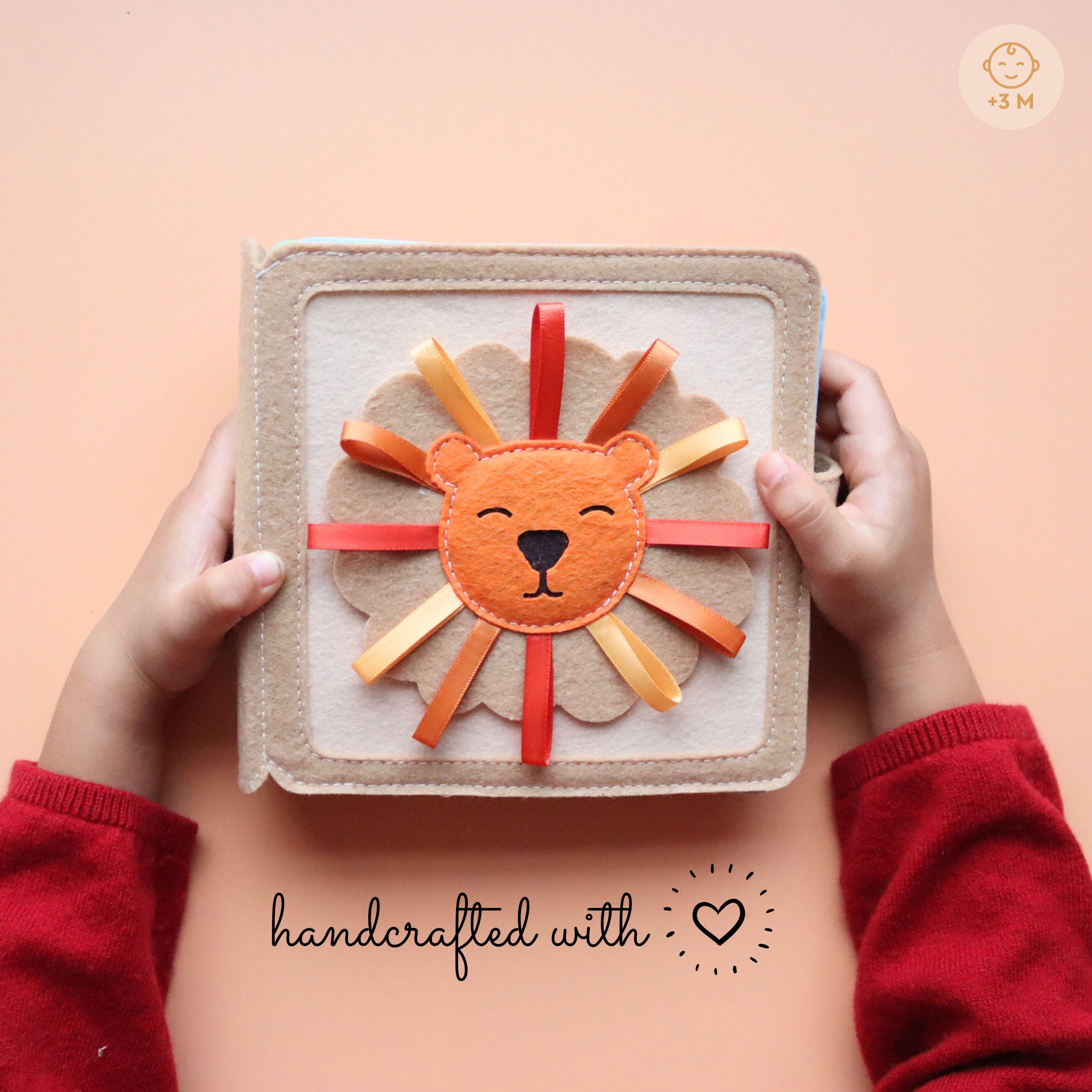 Mini Quiet Book The lion, Busy Book with Baby Name/ Montessori Toys/ Activity book/ Children Birthday Baptism Christmas Gift