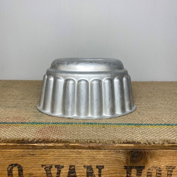 Vintage Large Aluminium Jelly Mould