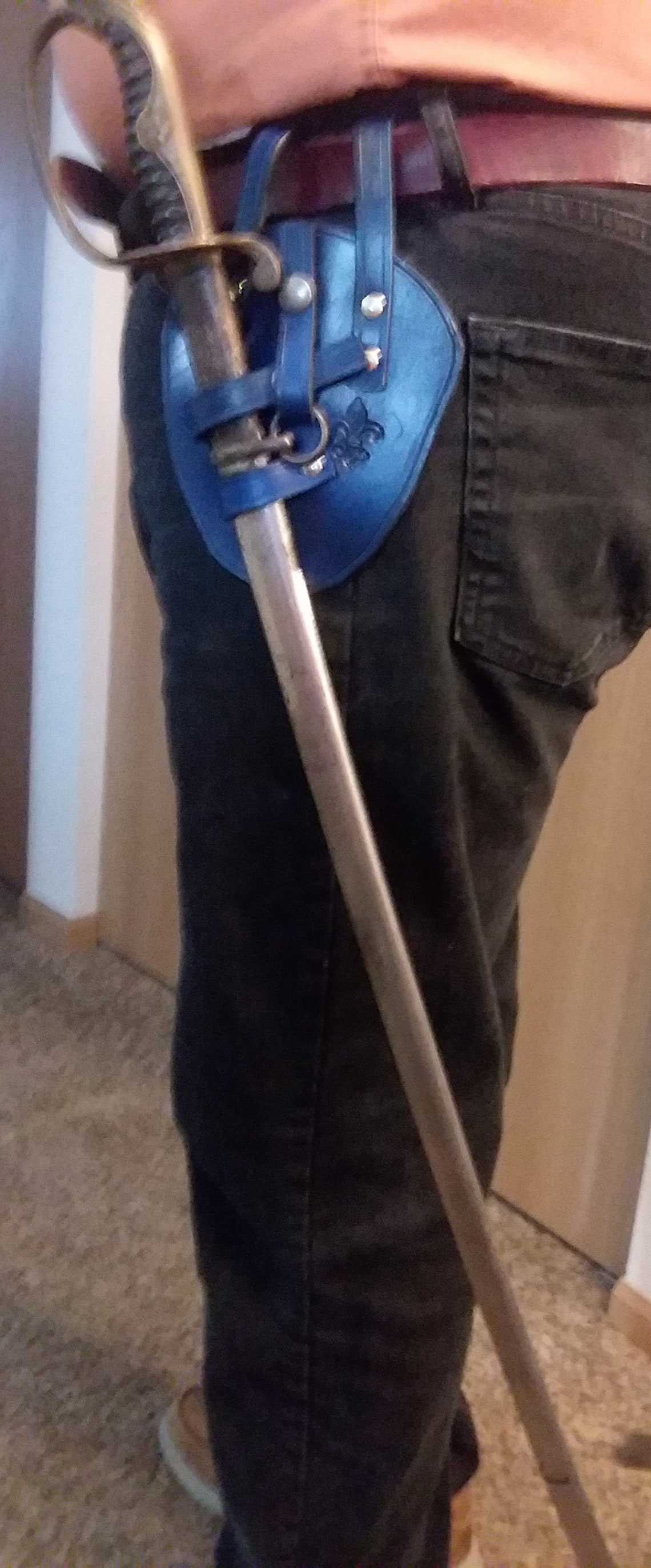 Ready to Wear This Sword en Scabbard zijn geweldige Etsy