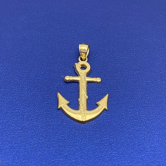 10k anchor pendant deals