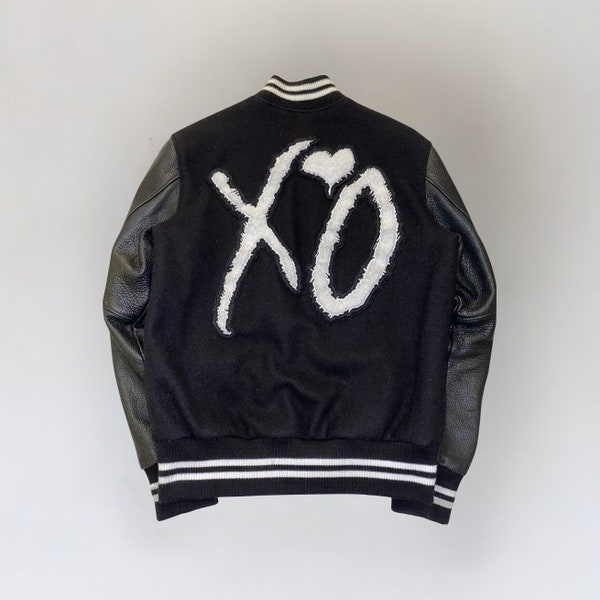 Handgemaakte Weeknd XO Varsity Jacket Zwart en Wit Handgemaakte Cosplay
