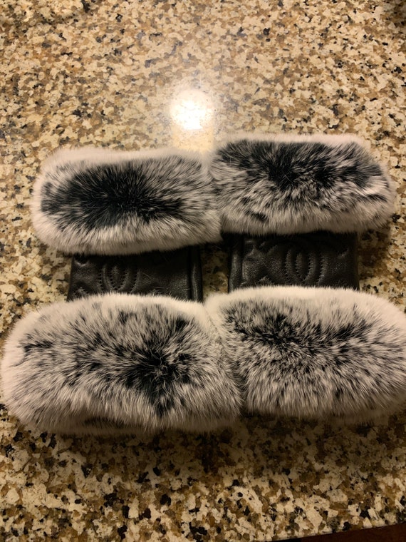 Lambskin & rabbit fur fingerless letter gloves