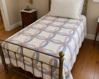 Vintage Hand Stitched Double Wedding Ring Quilt Scalloped Blue Pink Green Floral Cottagecore