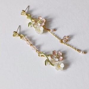 Pink flower earrings, sakura dangle earrings, flower dangle, botanical  earrings, flower earrings, korean earrings, cherry blossom earrings