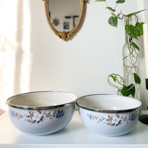 vintage white & floral enamelware nesting bowls [set of 2] || vintage kitchen bowls || vintage mixing bowls || floral mixing bowls