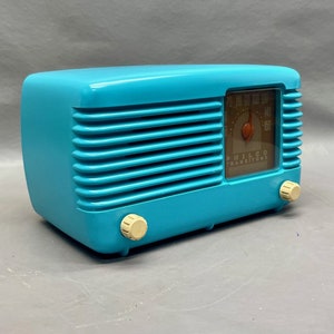 VRS0069 1948 Philco Mid Century Radio Model 48-200.  Beautiful and Restored! FREE Shipping! Vintage Radio Mid Century Radio Tube Radio