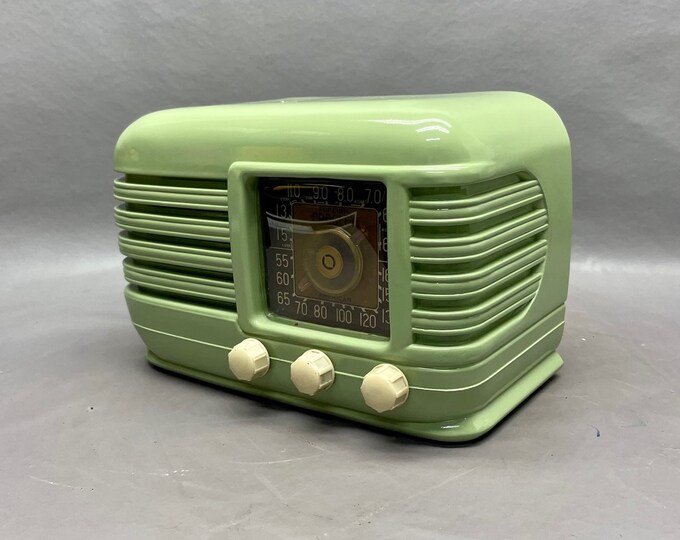 1941 Crosley Radio Model 11AB. FREE SHIPPING Restored & Working