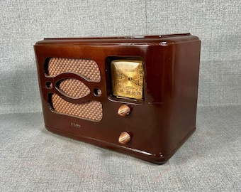 VRS0560 1936 FADA Radio Model 460T.  Restored Mid Century Radio.  FREE Shipping.  Antique Radio. Vintage Radio.