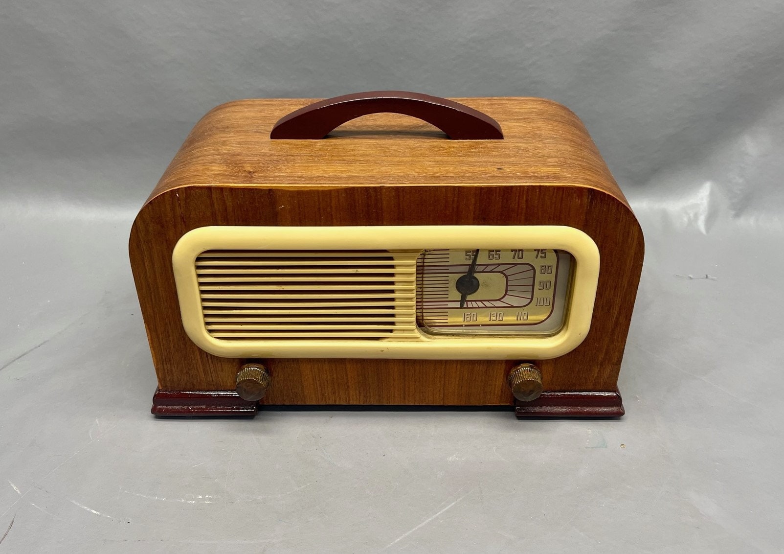 VRS0078 1942 Philco Radio Model 42PT94 Restored. FREE Shipping