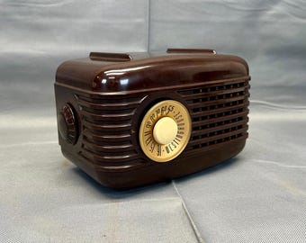 VRS0027 1952 Westinghouse Mid Century Radio.  Beautiful, Restored & Working! FREE Shipping! Vintage Radio Mid Century Radio Tube Radio