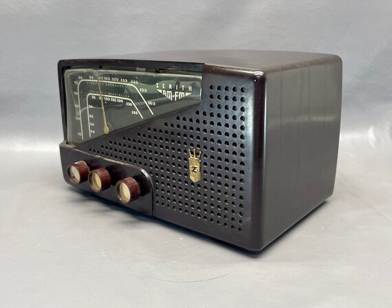1950 Zenith Bakelite Case AM & FM Bands Radio. Restored and | Etsy